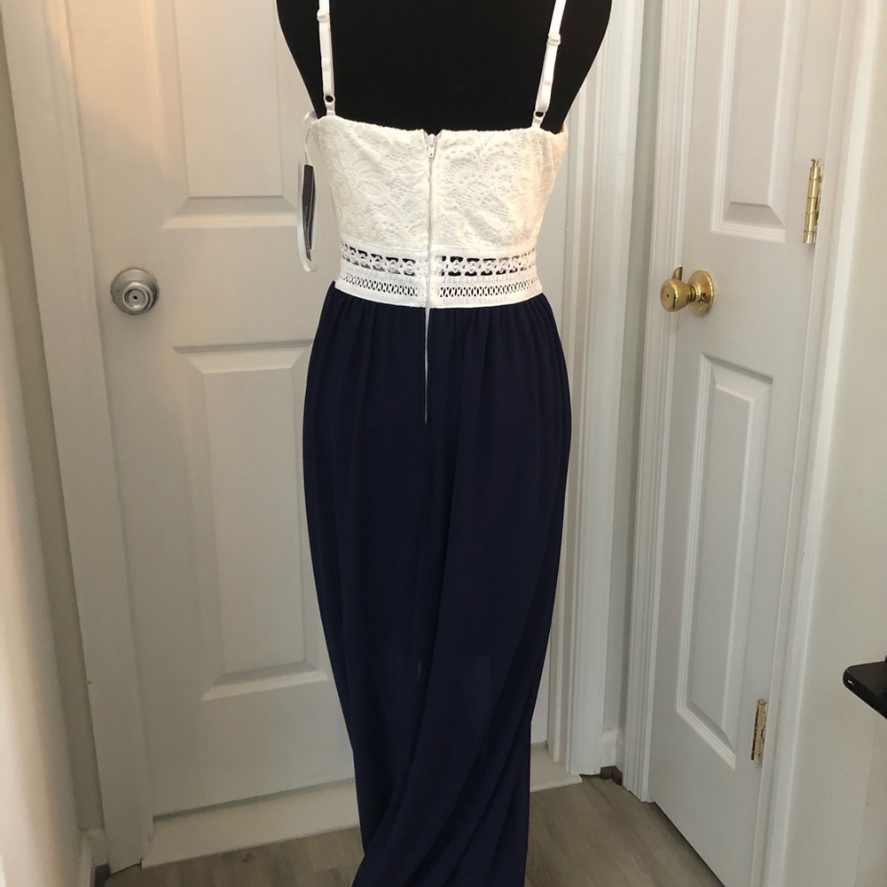 Lace Pattern Gown - Picture 3 of 5